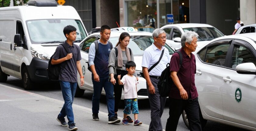 People and vehicles representing flexible driving job opportunities.